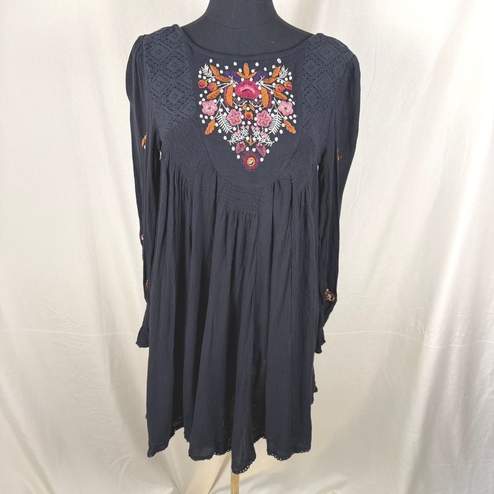 Free People Mohave Embroidered Boho Gypsy Mini Dress Black Rayon Size XS EUC